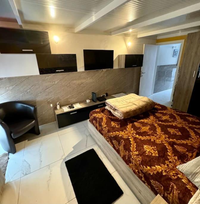 Cute Penthouse Lägenhet Marsaskala Exteriör bild