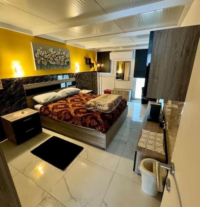 Cute Penthouse Lägenhet Marsaskala Exteriör bild